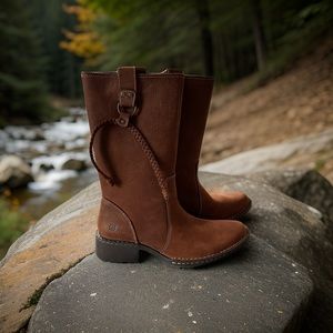 NWT Born women’s boots 8 1/2